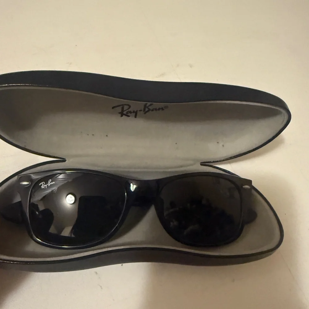 Ray-Ban elegant ray